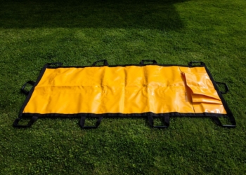 R12. Płachta ewakuacyjna (nosze)