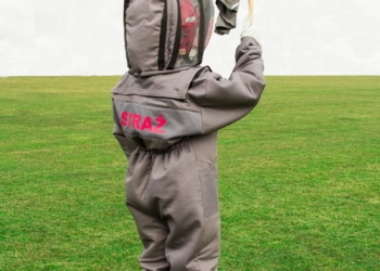 KS01. Kombinezon ochronny na owady „Szerszeń”